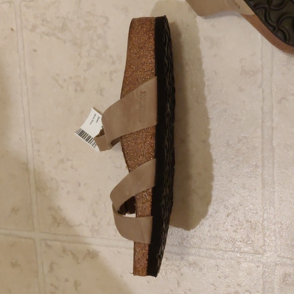 Birkenstock sz 38/7 - Picture 4 of 8
